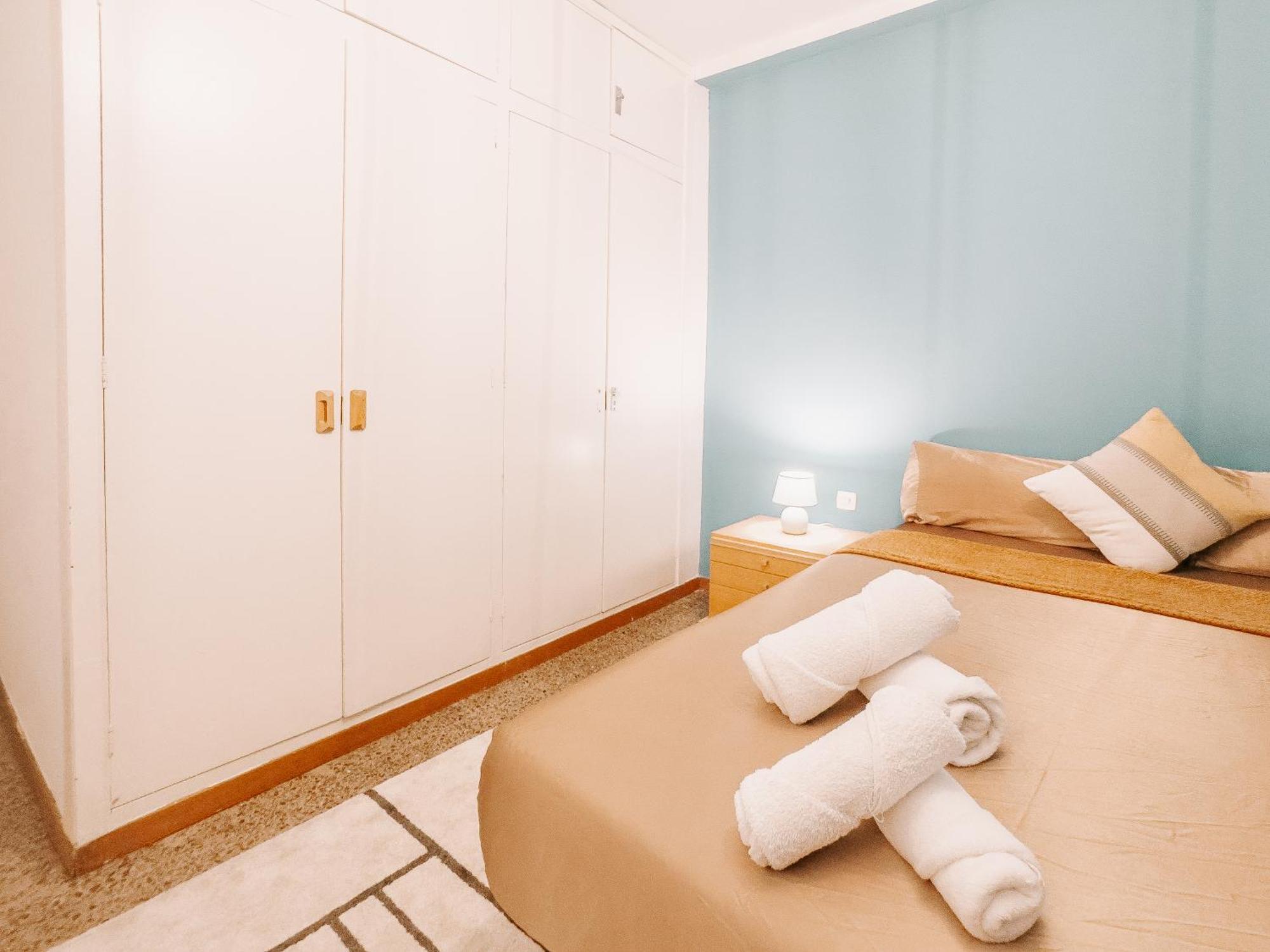 Lovely In Shared Gracia Neighborhood Apartment